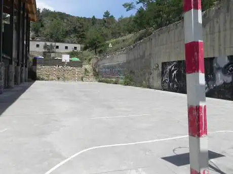 Photo de Frontón y cancha de fútbol de Olba