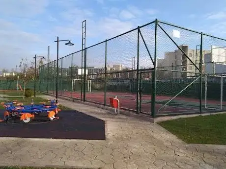 Photo de Adapazarı Belediyesi Çocuk oyun parkı