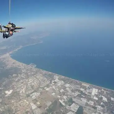 Photo de Skydive Salerno - Scuola Paracadutismo Salerno