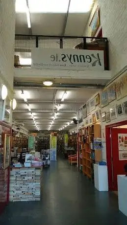 Photo de Kennys Bookshop & Art Galleries Ltd.