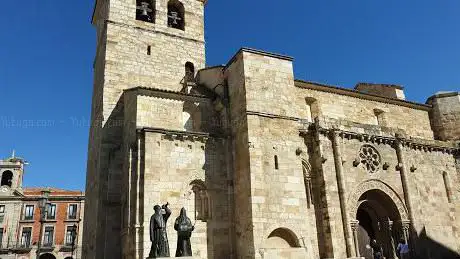 Photo de Monumento al Merlú