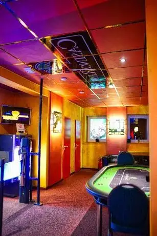 Photo de Casino Resort - Spielhalle