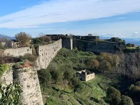 Photo de Forte Tenaglia o TenagliE