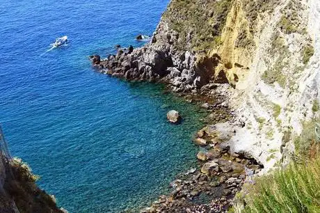 Photo de Baia di Sorgeto Ischia