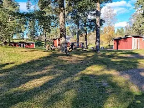 Photo de Lekplats och promenad