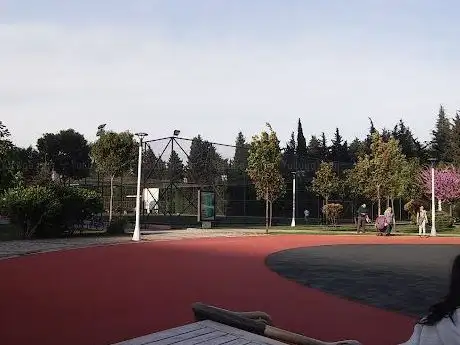 Photo de T.R. Bahçelievler Municipality Sports Park