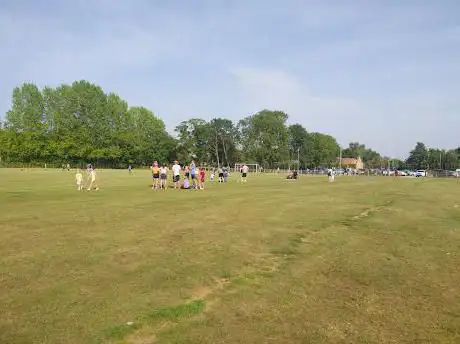 Photo de Denver Playing Field & Cricket Pitch