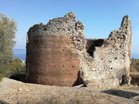 Photo de Mausoleo di Tredoliche