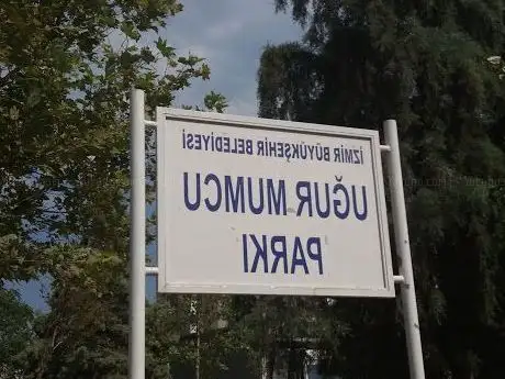 Photo de İzmir Büyükşehir Belediyesi Uğur Mumcu Parkı