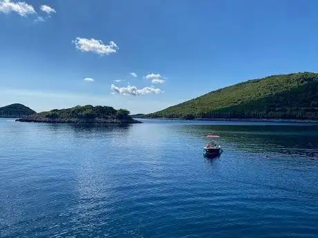 Photo de Rent a boat Maestral