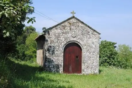 Photo de Romanesque chapel of Quebrantões