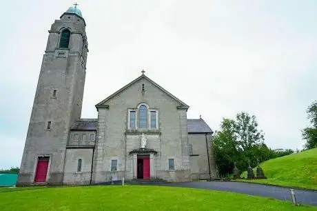 Photo de Church of The Sacred Heart