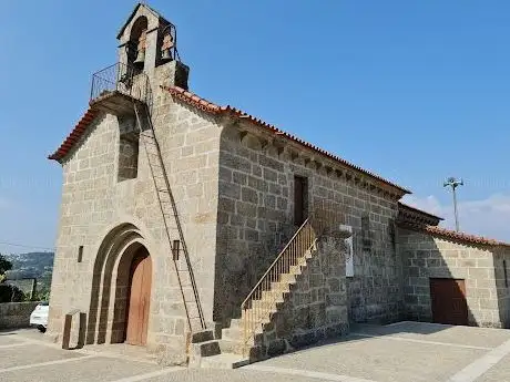 Photo de Igreja matriz de São Miguel de Serzedo