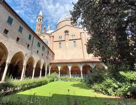 Photo de Convento del Santo - Frati Minori Conventuali