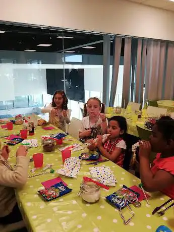 Photo de Binnenspeeltuin Nekki