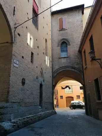Photo de Torre Uguzzoni