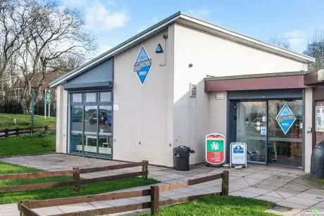 Photo de Fourteen Locks Canal Centre