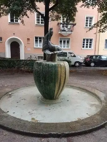 Photo de Seelöwe Springbrunnen