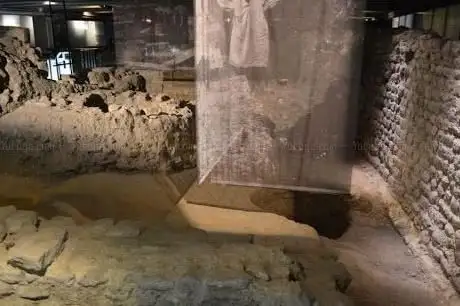 Photo de Crypte Archéologique de l'İle de la Cité