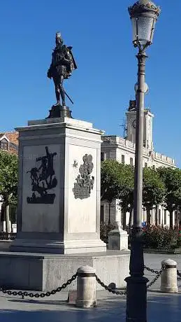 Photo de Monumento a Miguel de Cervantes