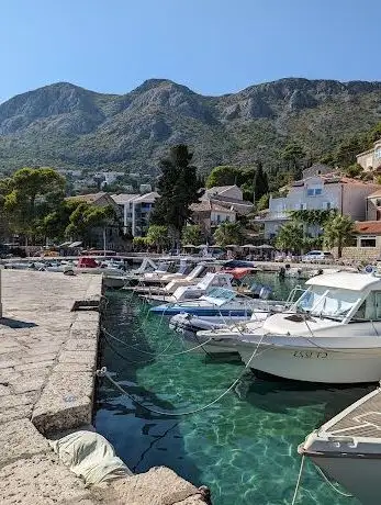 Photo de Mlini Harbour