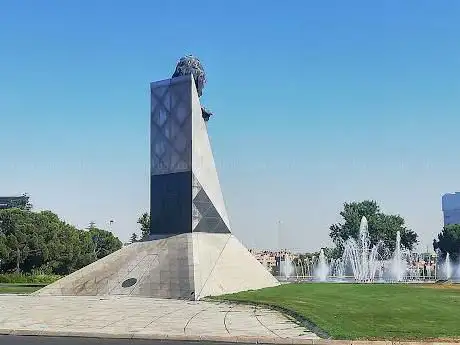 Photo de Monumento a Don Juan de Borbón