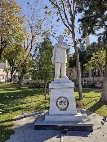 Photo de Namık Kemal Heykeli