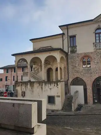 Photo de Palazzo e Loggetta del Monte di Pietà