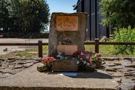 Photo de RAF Tarrant Rushton Airfield Memorial