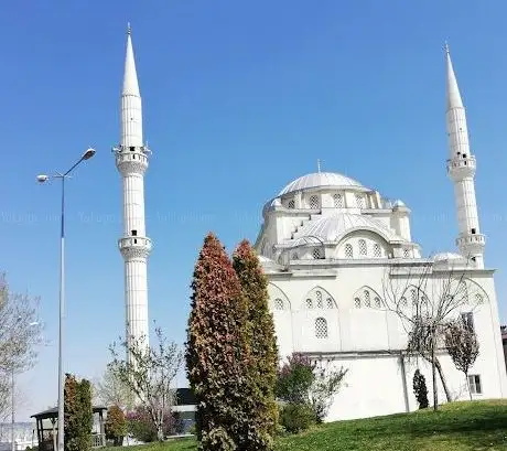 Photo de Kecioren Municipality Brotherhood Park