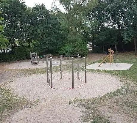 Photo de Spielplatz Kästnerstraße