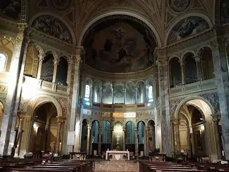 Photo de Basilica dei Santi Antonio Abate e Francesca Cabrini
