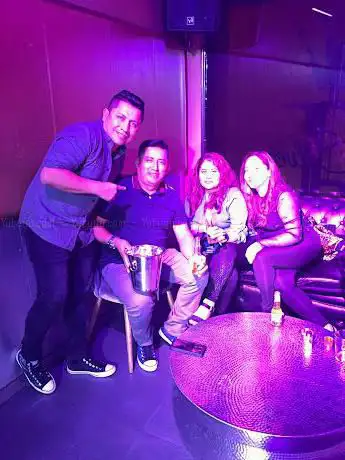 Photo de 809 gallery disco pub