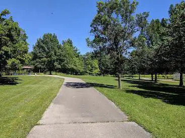 Maline Greenway Trailhead: Bella Fontaine West County Park