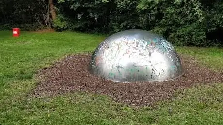 Photo de Spielplatz Im Park