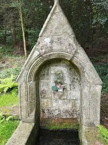 Photo de Chapelle et Fontaine Saint-Gobrien