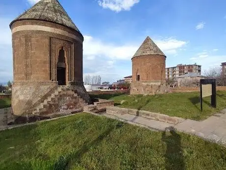 Photo de Çifte Kümbetler