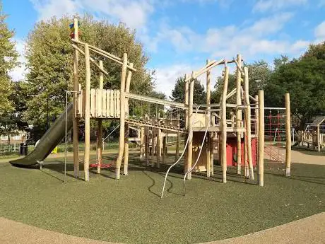 Photo de Leyton Square Play Area