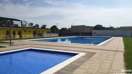 Photo de Piscina Municipal Vidreres