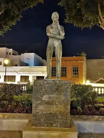 Photo de Monumento a Simón Bolívar