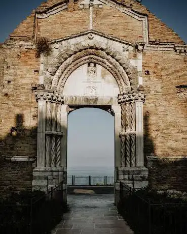 Photo de Resti della chiesa di San Pietro