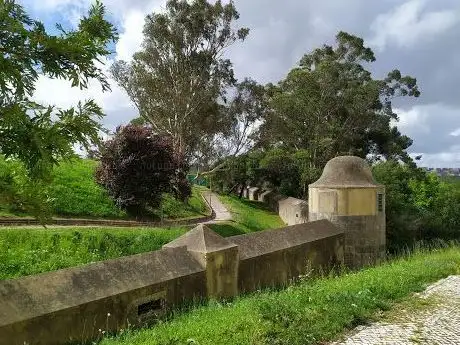 Photo de Troço do Aqueduto das Águas Livres em Caneças
