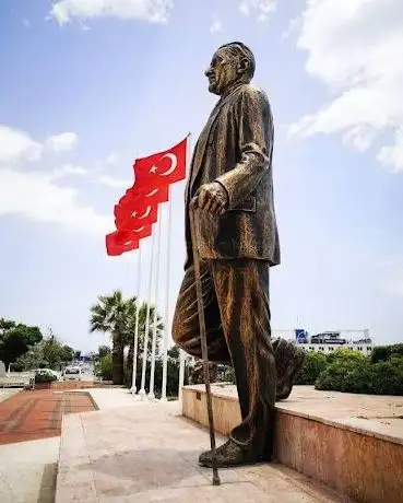 Photo de Bostanlı Demokrasi Meydanı