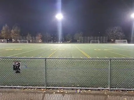 Foto de Terrain de football du parc Villeray