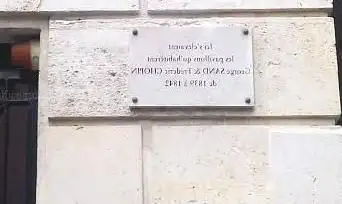 Photo de íŒŒë¦¬ì„ í•œìž¥ë¡œêµíšŒ êµìœ¡ê´€ (11:00)