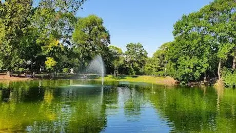 Photo de Wasserfall Stadt Park