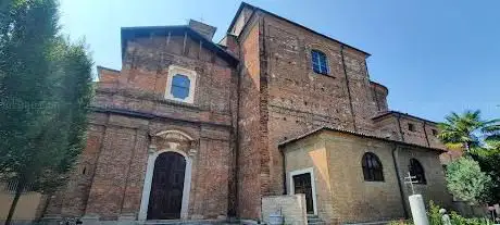 Photo de Church of Saint Vitalis and Saint Valeria
