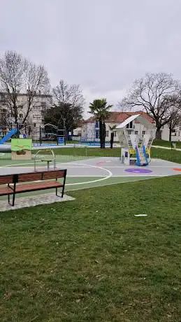 Photo de Square Charles de Gaulle
