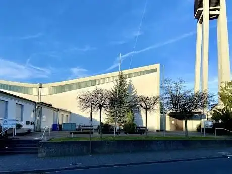 Photo de Kirche St. Christophorus (Pfarrei Hl. Familie)