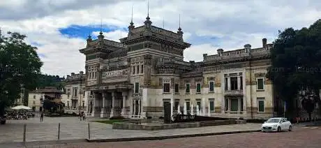 Photo de Piazza Libertà